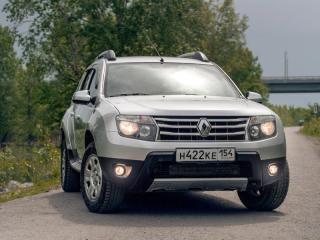Автомобиль RENAULT DUSTER 2014г. 5-местный