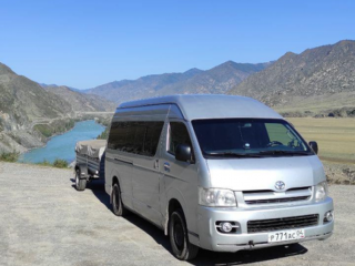 Микроавтобус TOYOTA Hiace 2008г. 11-местный
