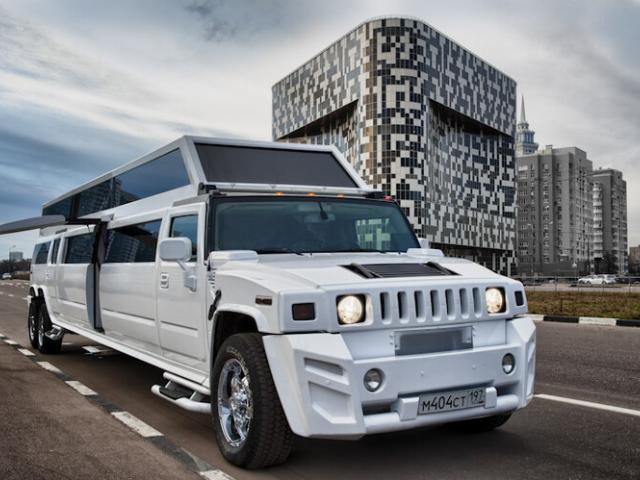 Лимузин HUMMER H2 2004г. 30-местный