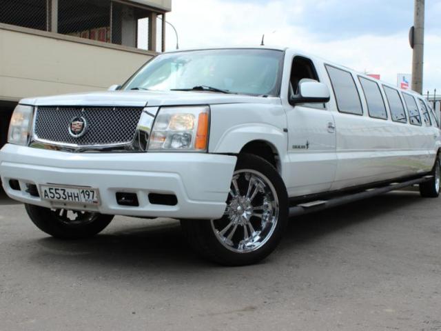 Лимузин CADILLAC Escalade 2002г. 22-местный