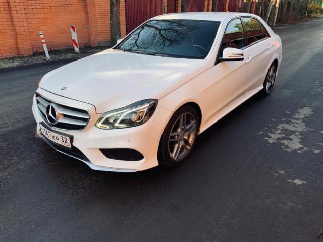 Автомобиль MERCEDES-BENZ E200 2013г. 5-местный