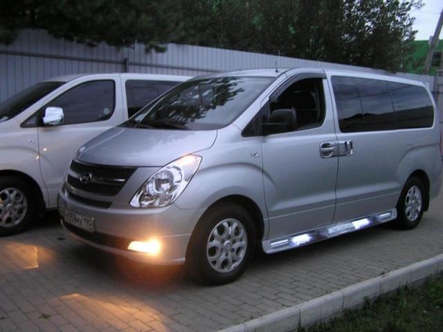 Минивэн HYUNDAI Grang Starex 2010г. 9-местный