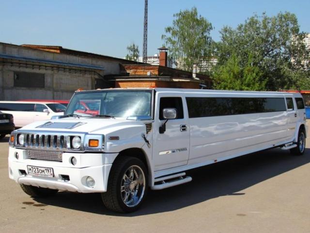 Лимузин HUMMER H2 2004г. 22-местный