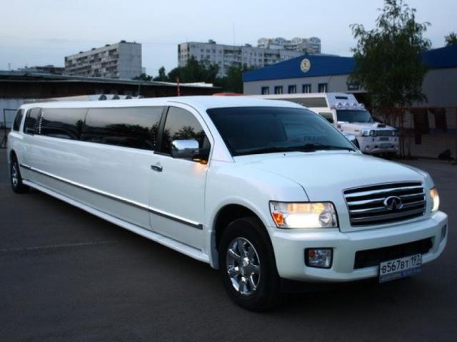 Лимузин INFINITI QX56 2004г. 21-местный