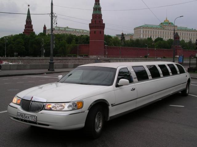 Лимузин LINCOLN Town Car Giper 1998г. 13-местный