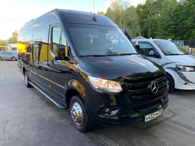 MERSEDES-Benz Sprinter - микроавтобус класса люкс. 