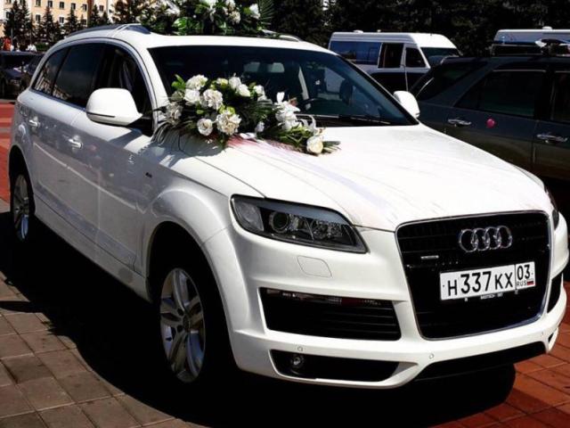 Автомобиль AUDI Q7 2009г. 4-местный
