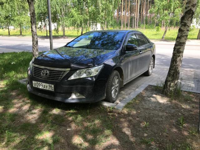  Автомобиль Toyota Camry