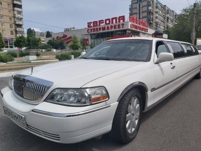 Лимузин LINCOLN Town Car 2004г. 8-местный