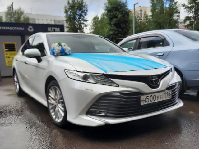 Toyota Camry, белый Toyota Camry