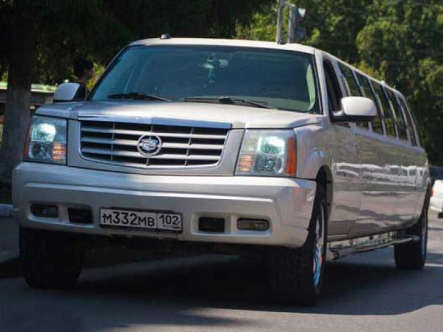 Лимузин CADILLAC Escalade 2004г. 20-местный