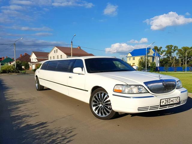 Лимузин LINCOLN Town Car 2005г. 11-местный