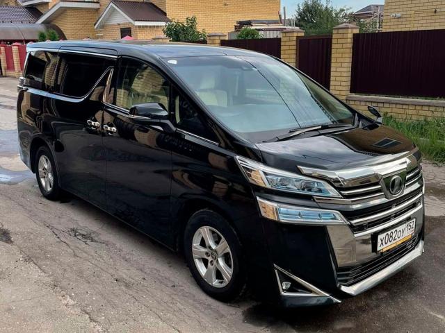 Минивэн Toyota