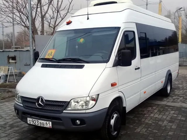 микроавтобус Mercedes Sprinter