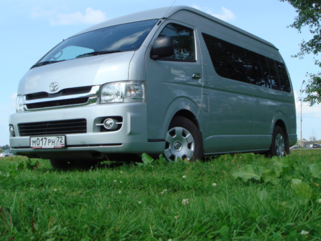 Микроавтобус TOYOTA Hiace 2008г. 11-местный