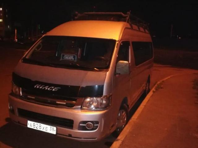 Микроавтобус TOYOTA НIАСЕ 2006г. 14-местный