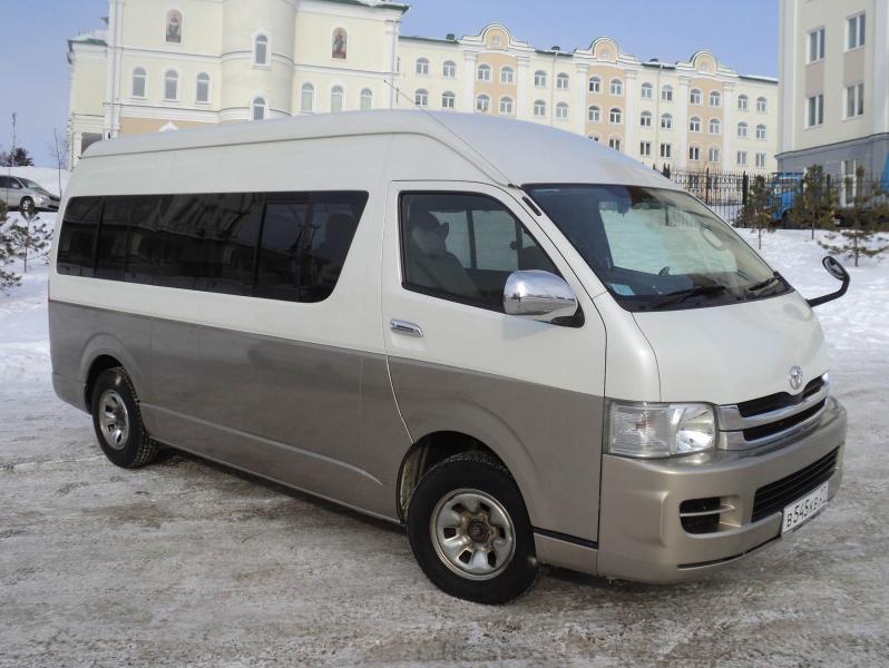 Toyota hiace minibus 15 clearance places